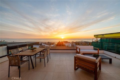 Photo of 213 Bayview Drive, Manhattan Beach, CA 90266 (MLS # SB25271860)