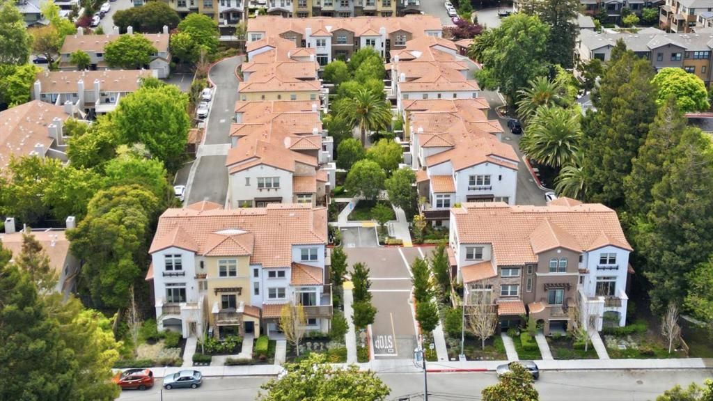 Photo of 302 Cherokee Loop, Mountain View, CA 94043 (MLS # ML82043203)