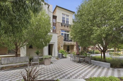 Photo of 302 Cherokee Loop, Mountain View, CA 94043 (MLS # ML82043203)