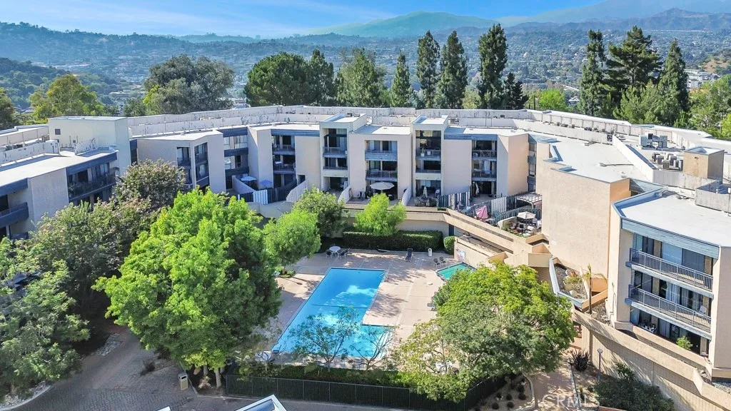 Los Angeles, California 90042, United States, 2 Bedrooms Bedrooms, ,1 BathroomBathrooms,Residential,Active,235869