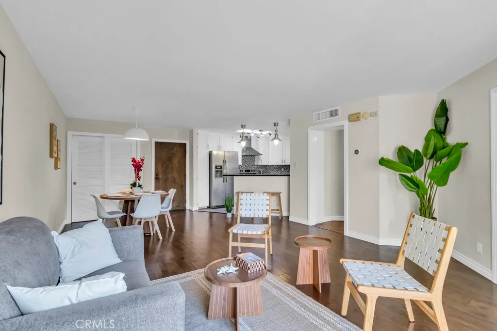 Los Angeles, California 90042, United States, 2 Bedrooms Bedrooms, ,1 BathroomBathrooms,Residential,Active,235869