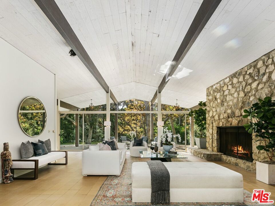 Rivas Canyon Road - Residential