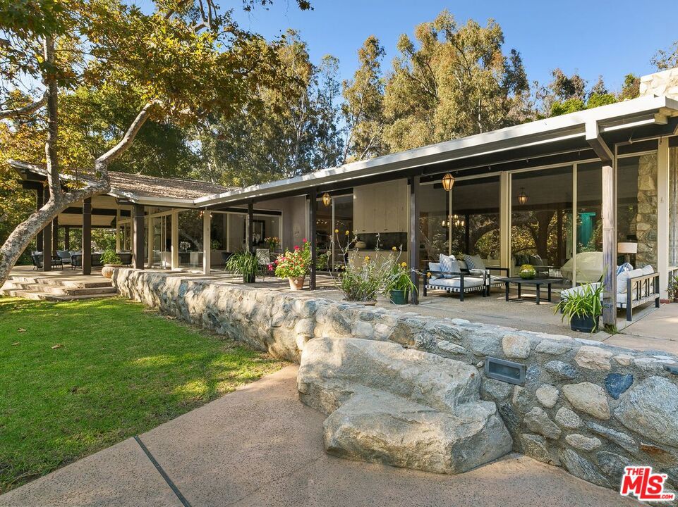 Rivas Canyon Road - Residential