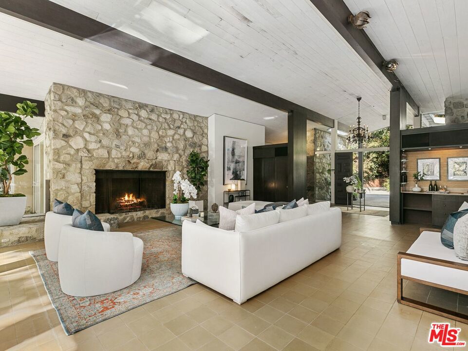 Rivas Canyon Road - Residential