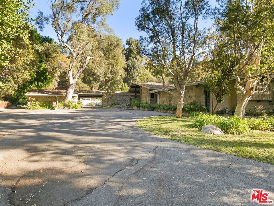 Rivas Canyon Road - Residential