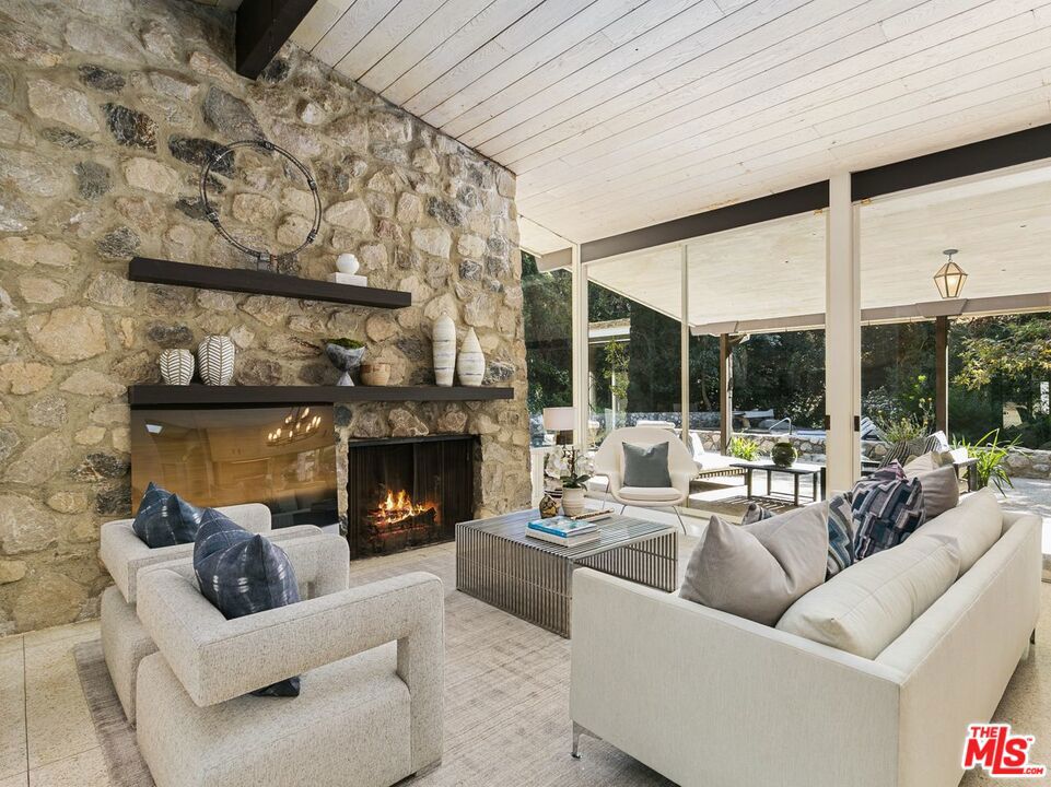 Rivas Canyon Road - Residential