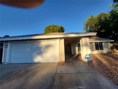 Photo of 44025 Glenraven Rd, Lancaster, CA 93535 (MLS # TR26057491)