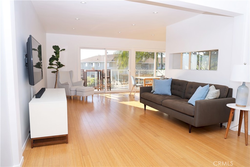 21703 Ocean Vista 201