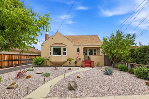 Photo of 1119 Madison Avenue, Redwood City, CA 94061 (MLS # ML82055219)