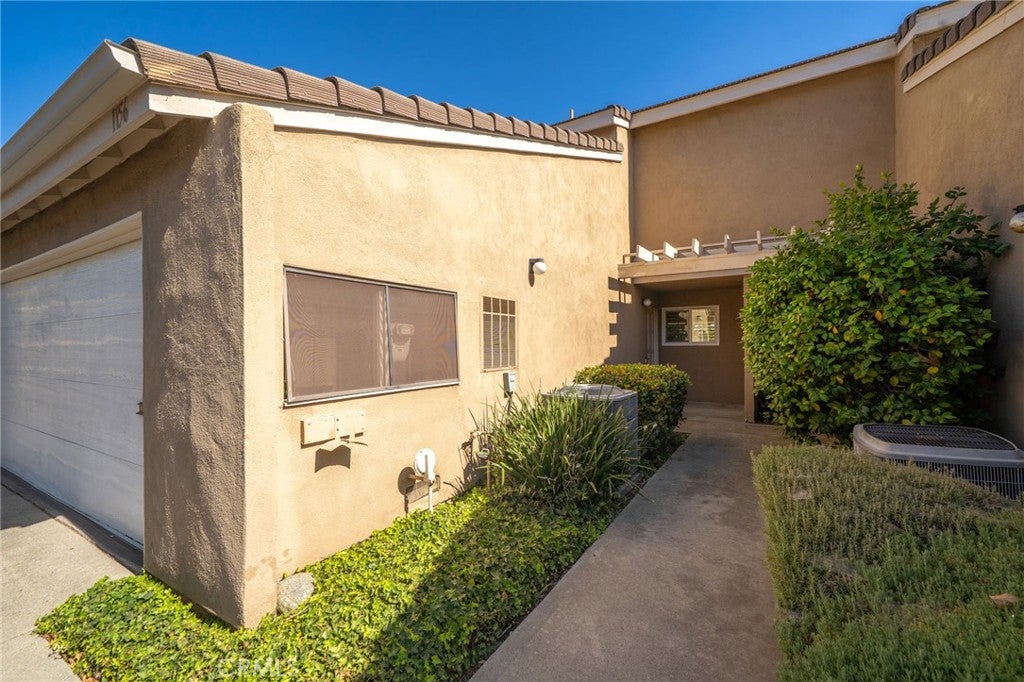 1156 Mountain Gate