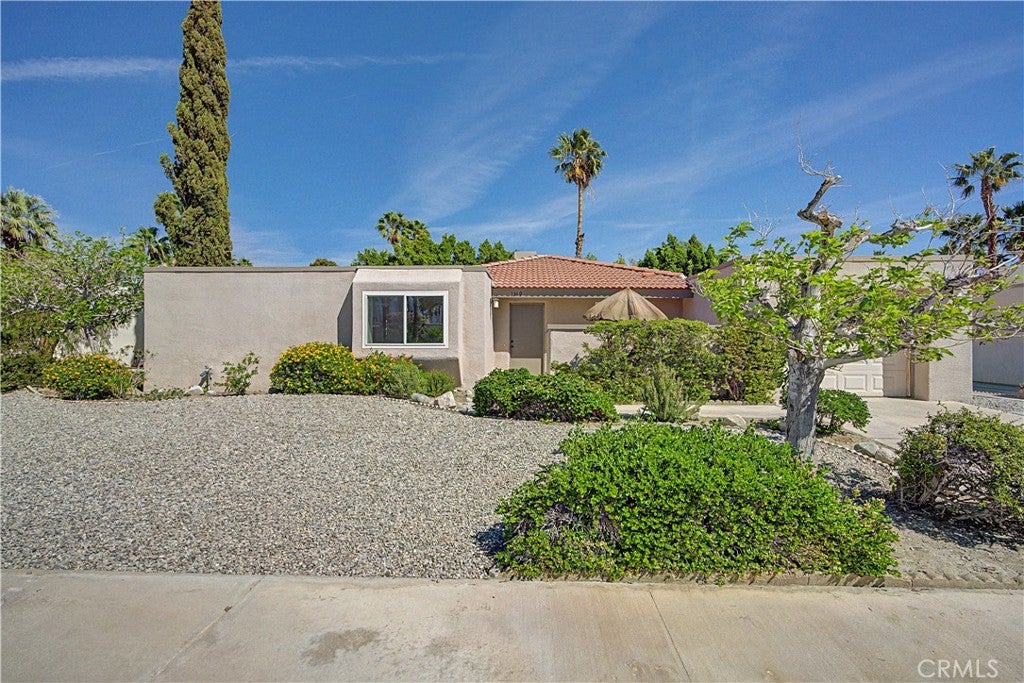 1360 E Gem Circle