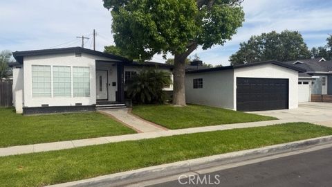 Photo of 2916 Charlemagne Avenue, Long Beach, CA 90815 (MLS # PW26085476)