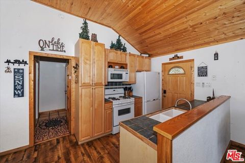 Tiny photo for 42979 Fern Avenue, Big Bear, CA 92315 (MLS # 26834901)