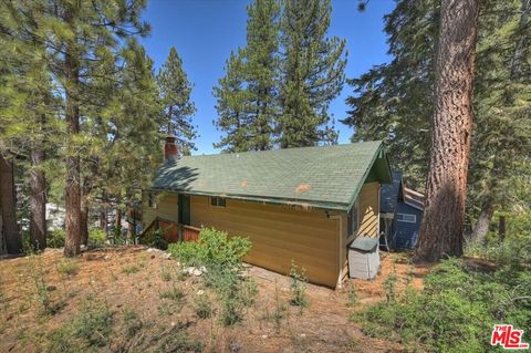 Tiny photo for 42979 Fern Avenue, Big Bear, CA 92315 (MLS # 26834901)