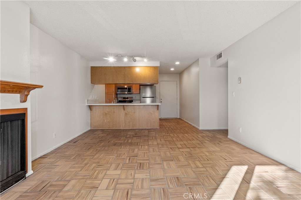 600 Monterey Boulevard 5