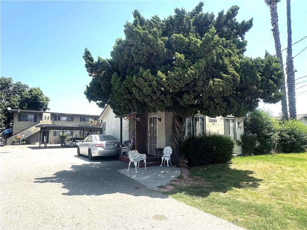 Presenting 11215 Mulhall St, El Monte, a well-maintained 5-unit multifamily property situated on a spacious 14,516 SF lot. This prime investment opportunity offers stable tenancy with significant rental upside in the highly desirable Southern California rental market.
Built in 1963, the front building features a 2-bedroom/1-bathroom single-family home, while the rear fourplex consists of all 2-bedroom/1-bathroom units. Each unit is individually metered for gas and electricity and includes laundry hookups, individual water heaters, and covered parking.
The property benefits from a solid tenant base, with current rents below market levels, providing great rental upside. With no local rent control in El Monte, investors can capitalize on the ability to implement rent increases in line with California AB1482 guidelines.
Strategically located, the property offers convenient access to downtown El Monte, local schools, the Metrolink station, and major transportation routes, including the 10 and 605 freeways.
This offering presents a rare opportunity to acquire a stable, income-generating asset with strong upside potential for rental growth and long-term appreciation in one of Southern California’s most resilient rental markets.
