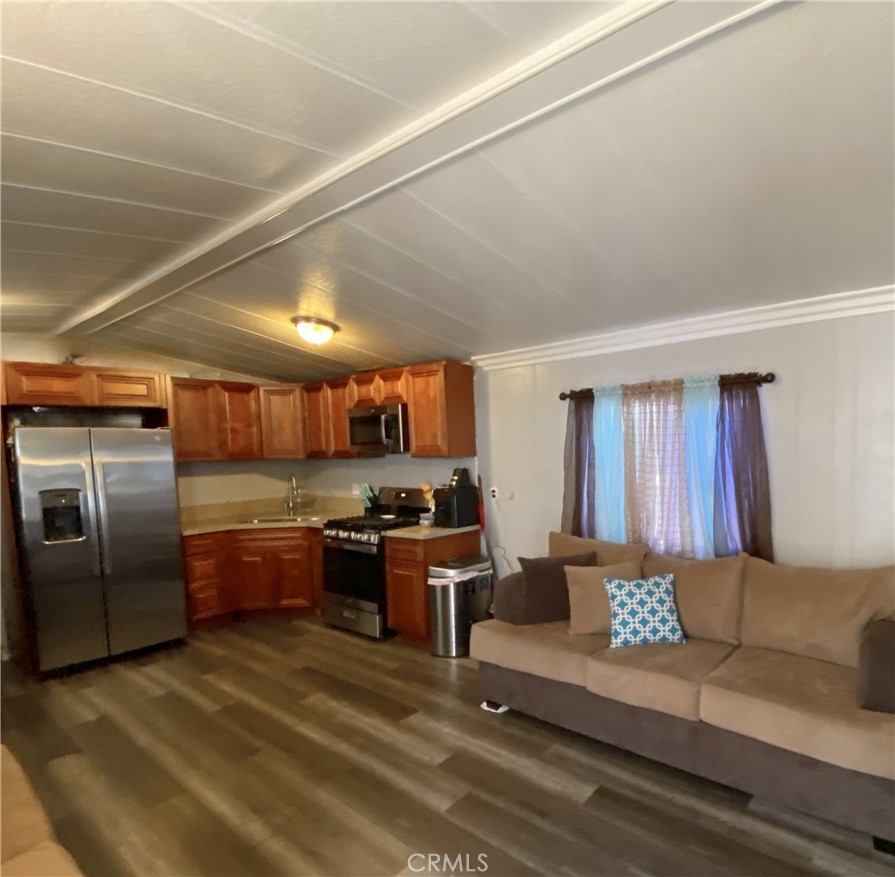 850 W Mission Blvd B21