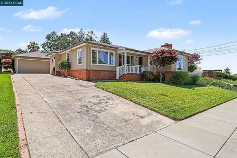 Photo of 1940 Pine St, Martinez, CA 94553 (MLS # 41134839)