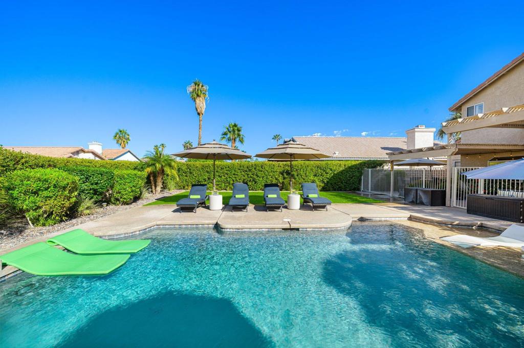 Acacia At La Quinta - Residential
