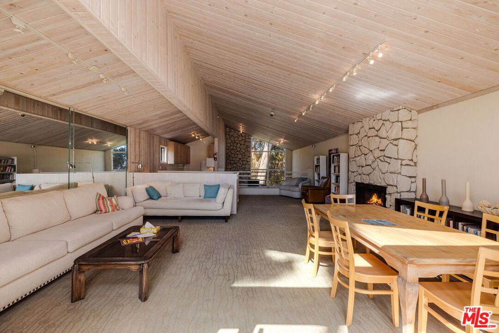 listing image 130724724808277789625