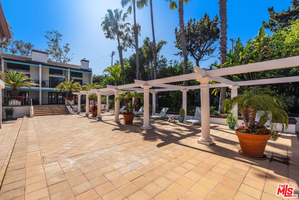 listing image 130729501153696267695