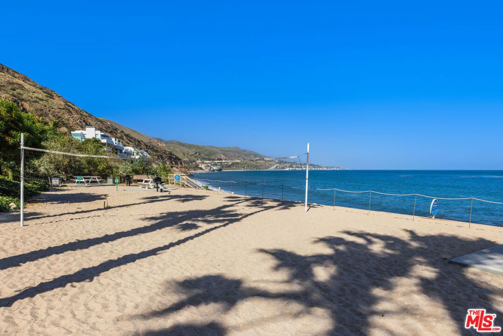 listing image 130728731344707186706