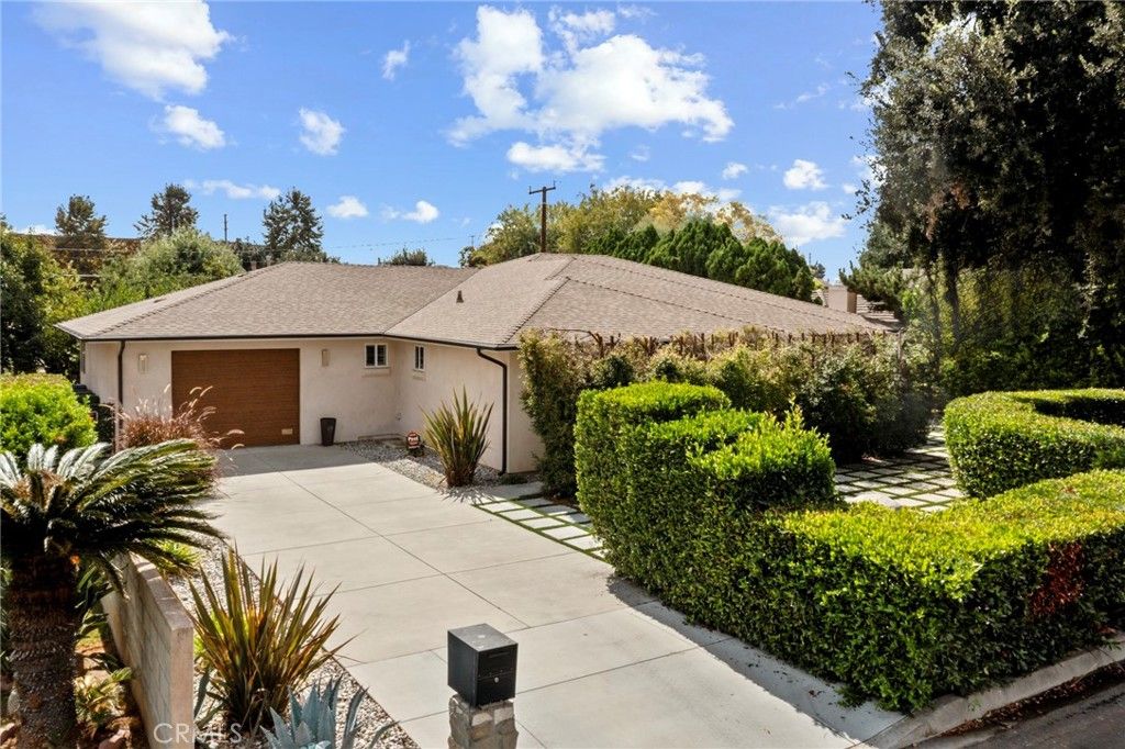 Photo of 136 W Sandra Avenue, Arcadia, CA 91007 (MLS # PF25238364)