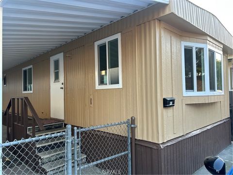 6656 E Rosecrans Avenue E N12 Paramount CA 90723