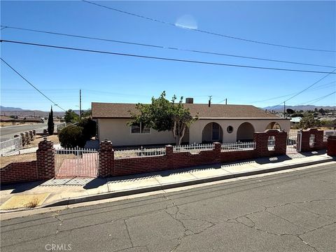 Photo of 1011 Manzanita Dr, Barstow, CA 92311 (MLS # HD26079220)