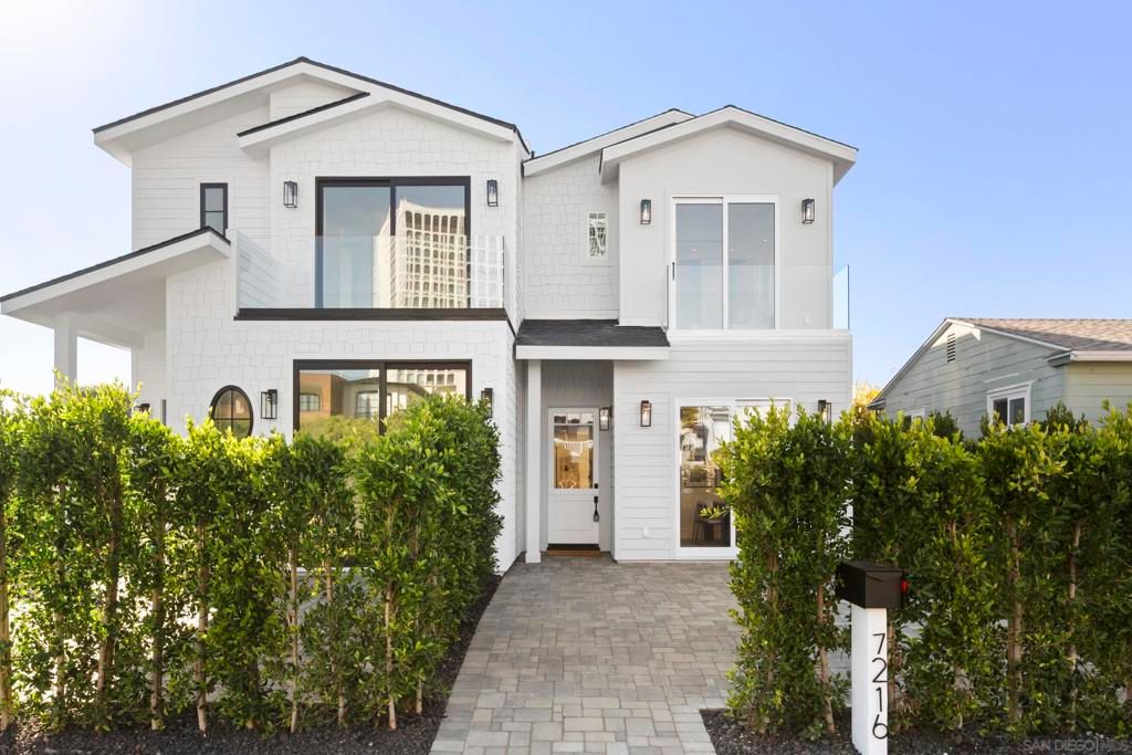 Photo of 7216 FAY AVE Ave, La Jolla, CA 92037 (MLS # 250046008SD)