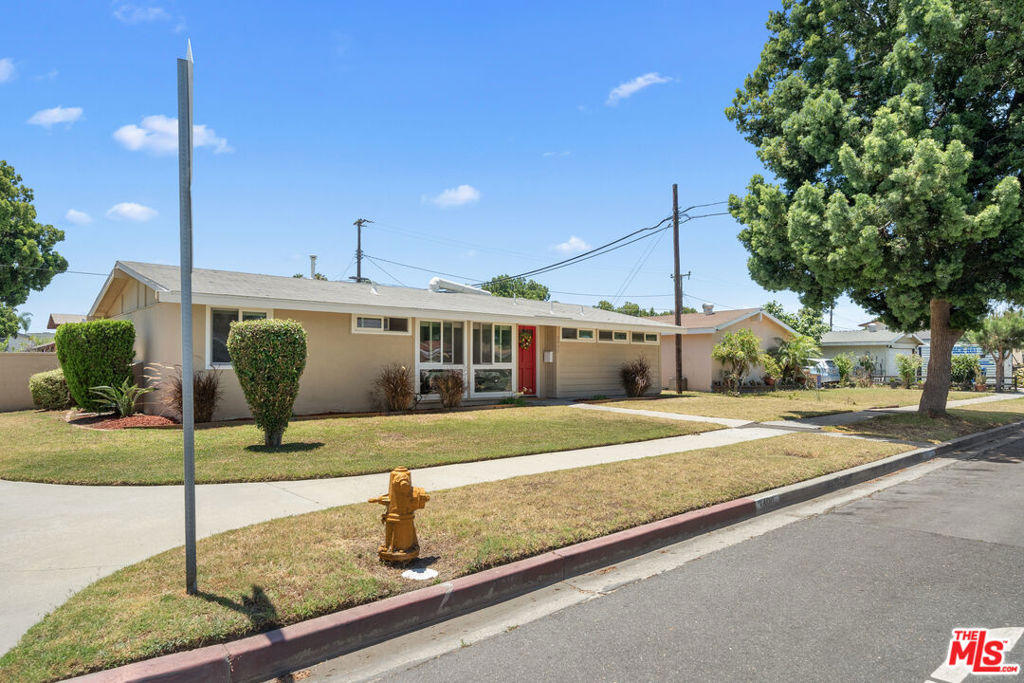 3490 E La Jara Street