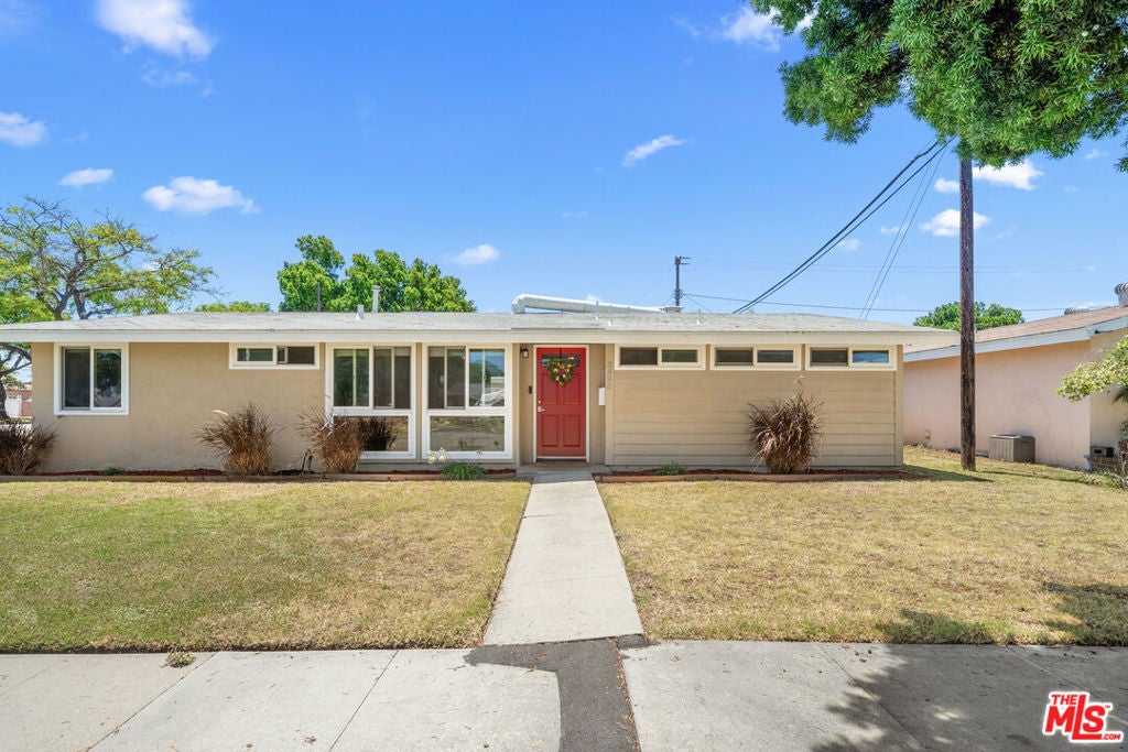 3490 E La Jara Street