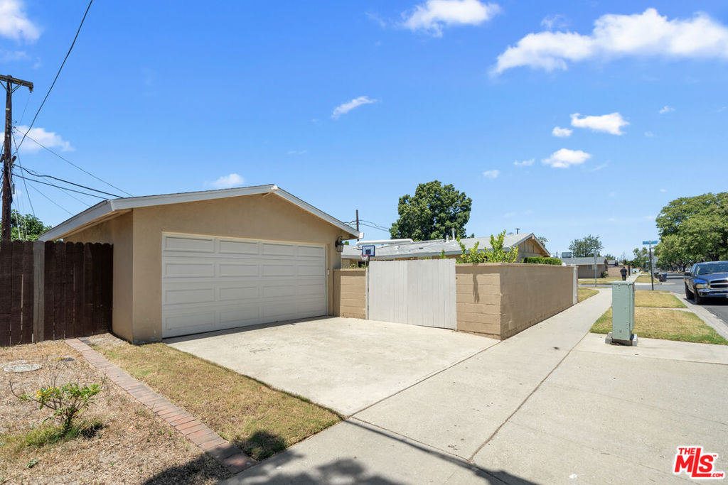 3490 E La Jara Street