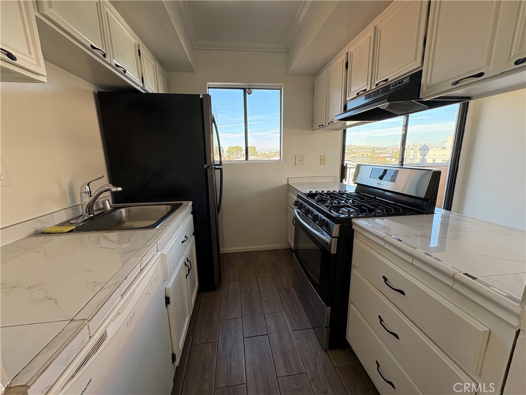 1168 E 10th Street 213