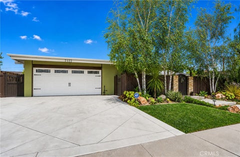 Photo of 13422 Elizabeth WAY, Tustin, CA 92780 (MLS # PW26168084)