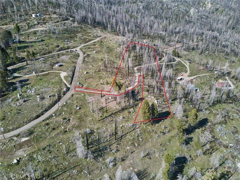 Photo of 7000 PineÂ View Drive, Springville, CA 93265 (MLS # OC26077996)