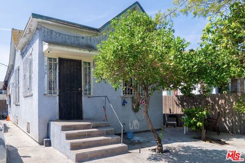 Photo of 956 E 33rd Street, Los Angeles, CA 90011 (MLS # 26674155)