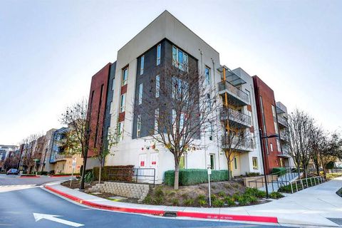 Photo of 430 Montague Expy Expy #20, Milpitas, CA 95035 (MLS # 41121395)