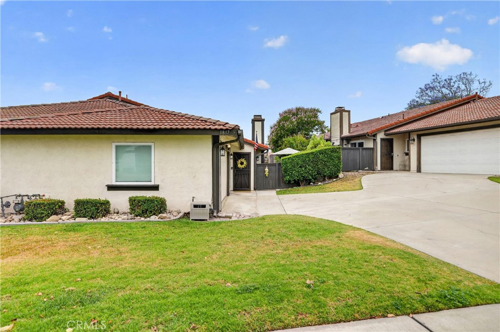 1817 N Solano