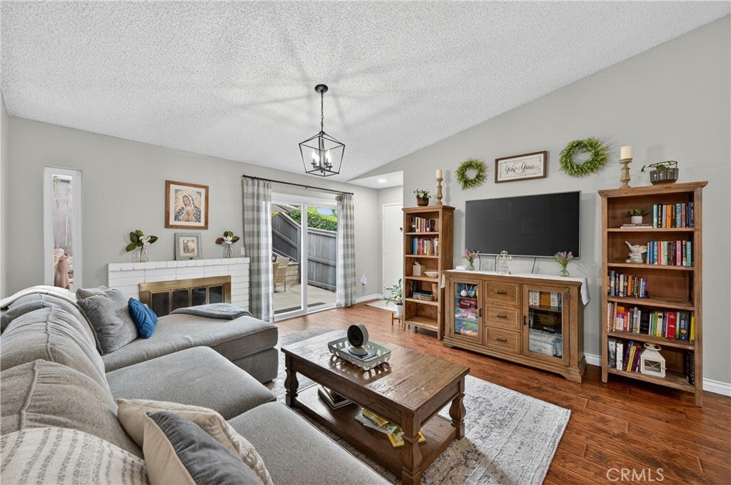 1817 N Solano