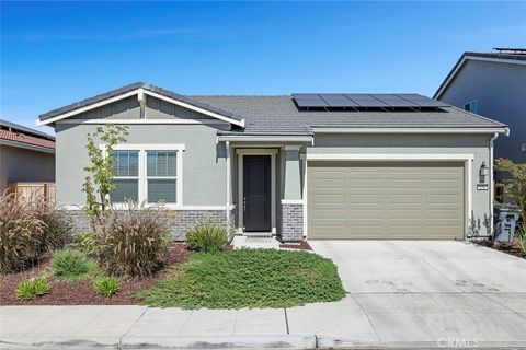 Photo of 636 N Apricot, Fresno, CA 93727 (MLS # FR26132731)