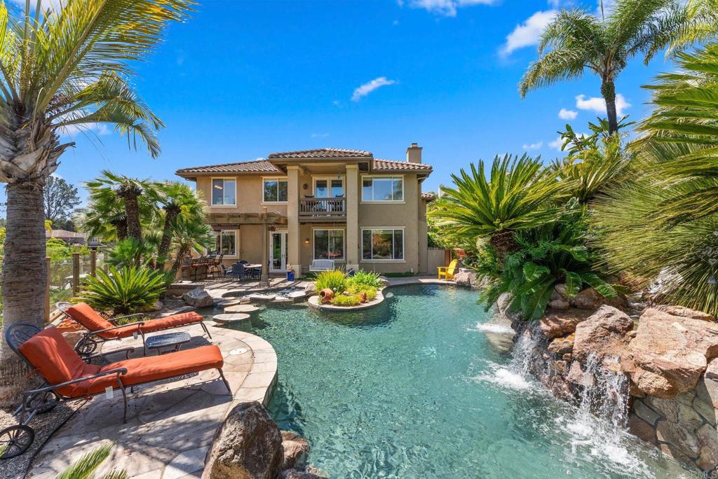 1334 Emeraude Glen