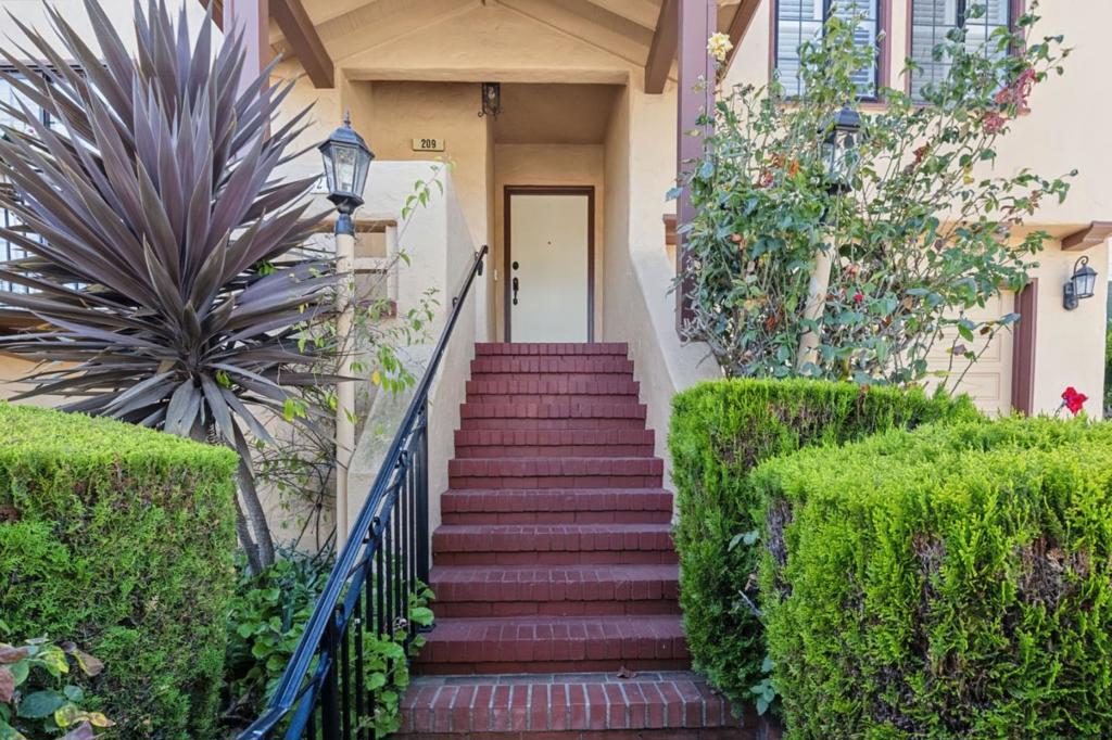 209 Elder Avenue