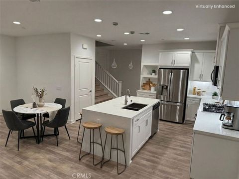 Photo of 9504 Corterra Ln, Panorama City, CA 91402 (MLS # IV26029691)