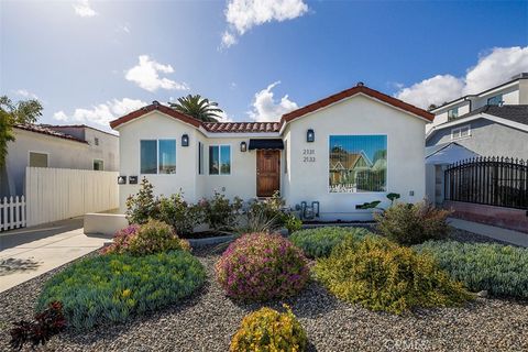 Photo of 2131 2133 S Cloverdale Ave, Los Angeles, CA 90016 (MLS # DW26011304)