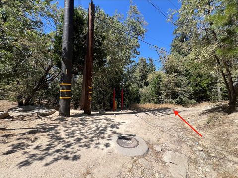 Photo of 0 Burnt Mill Drive, Lake Arrowhead, CA 92326 (MLS # CV25203573)