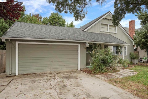 Photo of 3055 Country Club Blvd Blvd, Stockton, CA 95204 (MLS # 41152122)