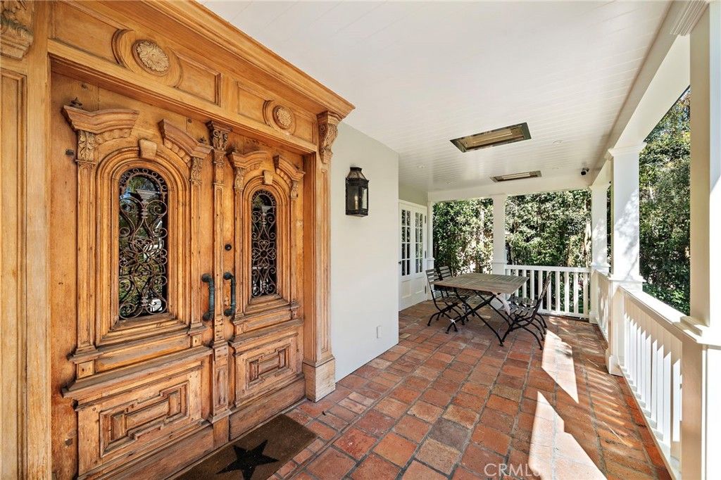 Photo of 464 Holly St, Laguna Beach, CA 92651 (MLS # LG25247726)