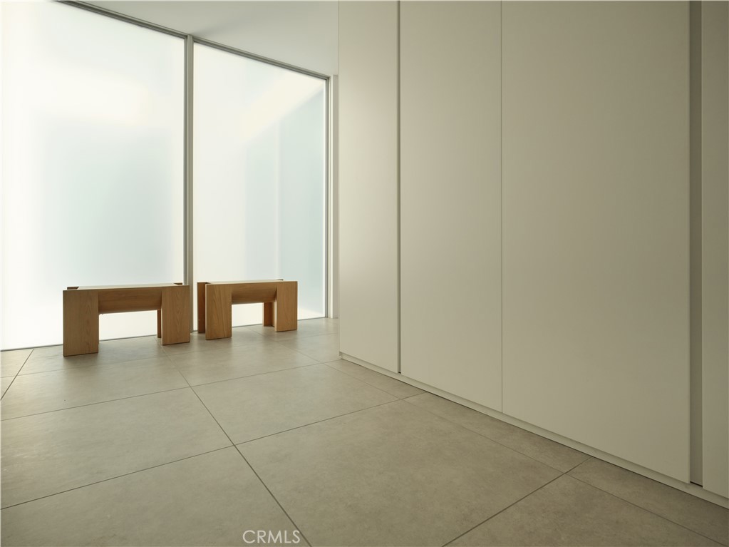 838 N Kings Road 201