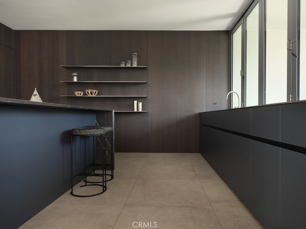 838 N Kings Road 201